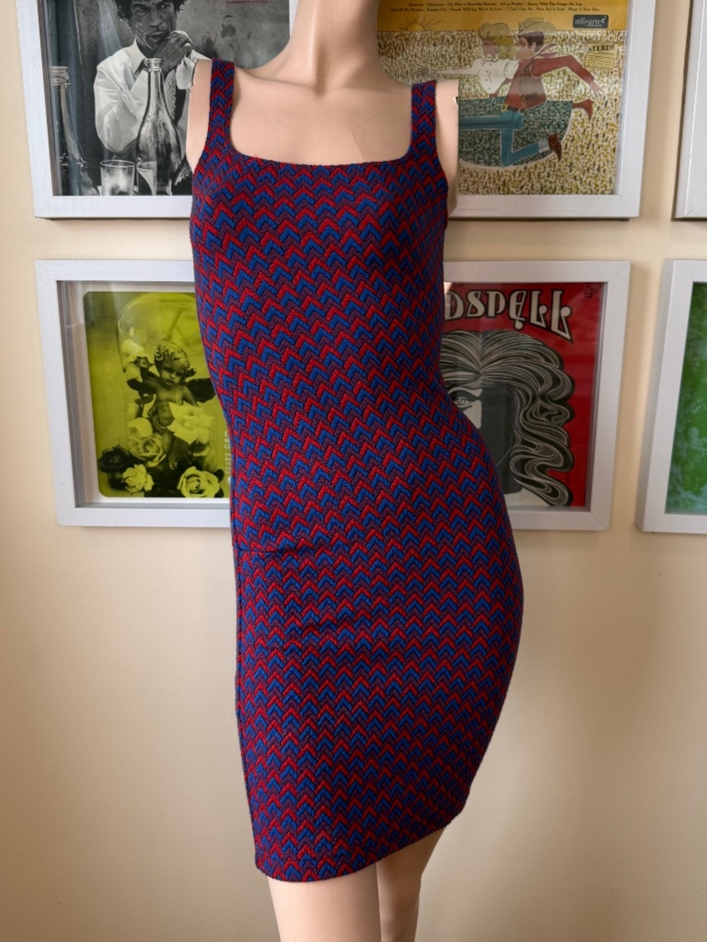 VINTAGE 90s PSYCHEDELIC CHEVRON BODYCON MINI DRESS  ELECTRIC BLUE  RED MOD PRINT
